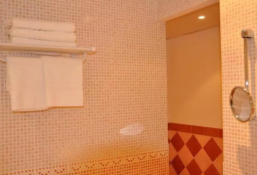 Prestige Triple Room, Le Chalet Suisse