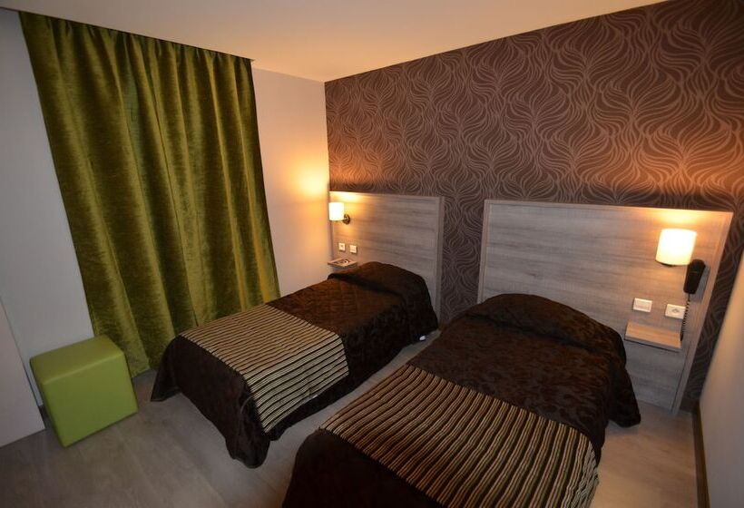 Номер Стандарт, Logis Hôtel Le Saint Georges