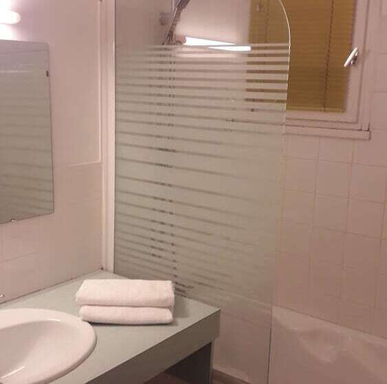 Четырехместный Номер Стандарт, Logis L Auberge Bourbonnaise