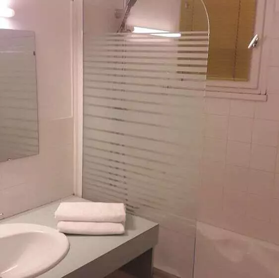 スタンダード4人部屋, Logis L Auberge Bourbonnaise