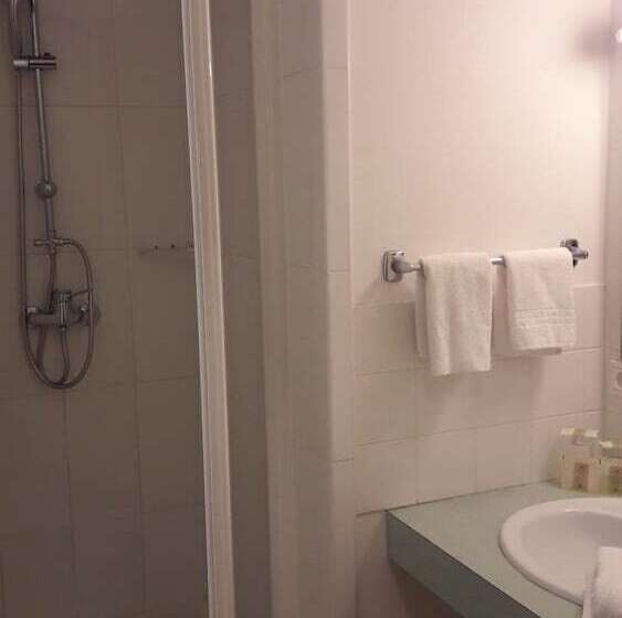 Четырехместный Номер Стандарт, Logis L Auberge Bourbonnaise