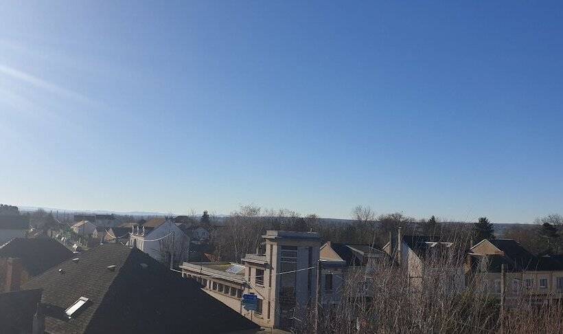 Четырехместный Номер Стандарт, Logis L Auberge Bourbonnaise