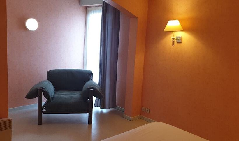 Четырехместный Номер Стандарт, Logis L Auberge Bourbonnaise