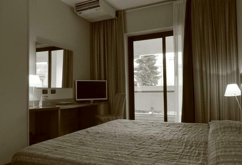 Номер Стандарт, Romanisio