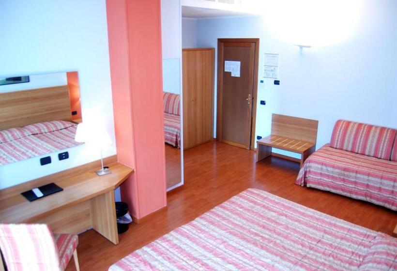 Трехместный Номер Комфорт, Romanisio