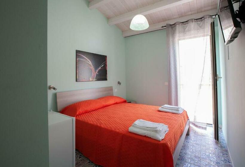 חדר סטנדרט עם מרפסת, B&b Da Noemi