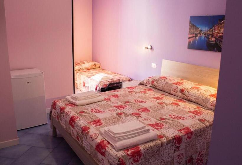 חדר סטנדרט לשלושה עם טרסה, B&b Da Noemi