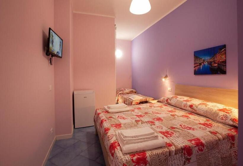 חדר סטנדרט לשלושה עם טרסה, B&b Da Noemi