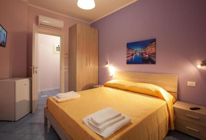 اتاق استاندارد با بالکن, B&b Da Noemi