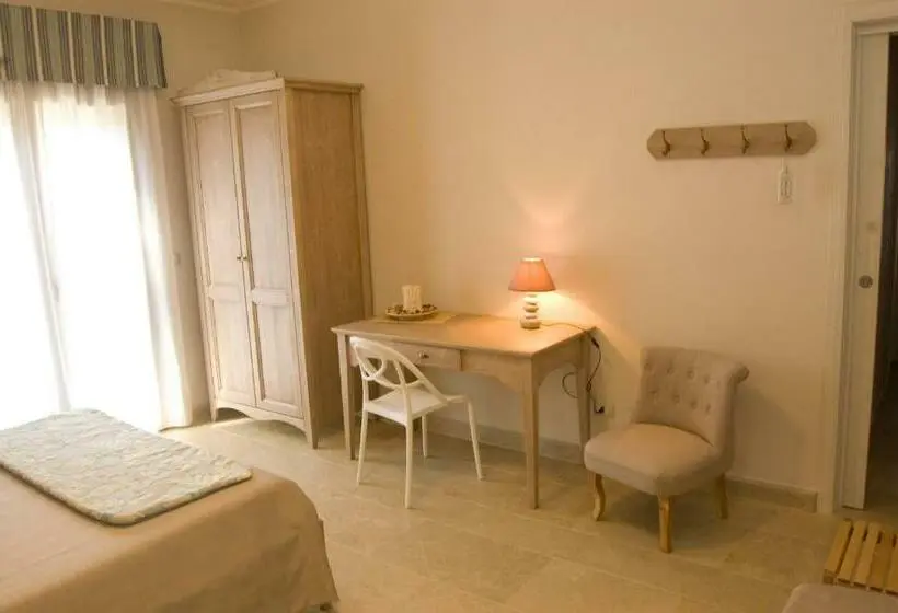 庭の見えるスタンダードトリプルルーム, B&b Le Antiche Cisterne