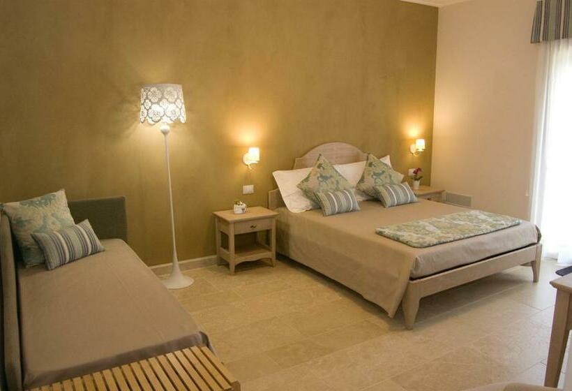 חדר סטנדרט לשלושה עם נוף לגינה, B&b Le Antiche Cisterne