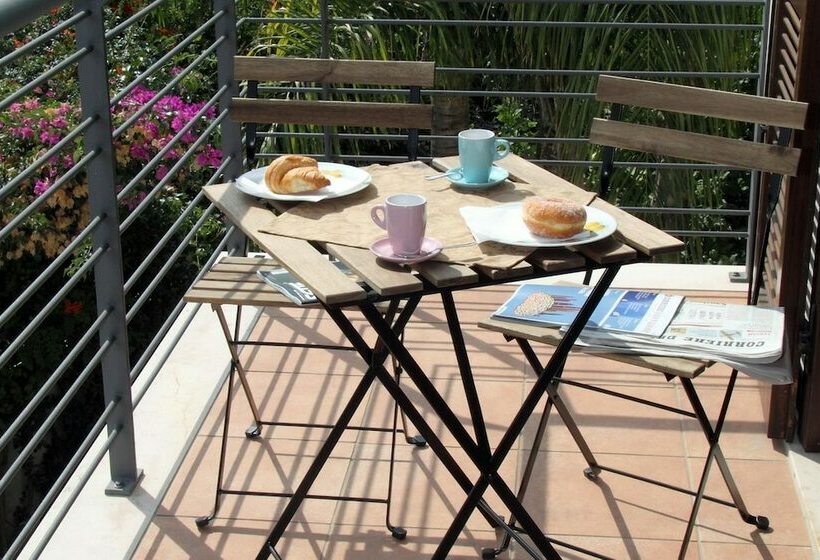 חדר דלוקס עם מרפסת, B&b Villa Il Sughero