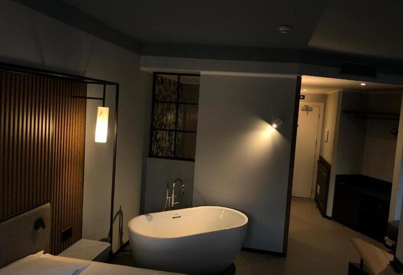 חדר רומנטי, Garden