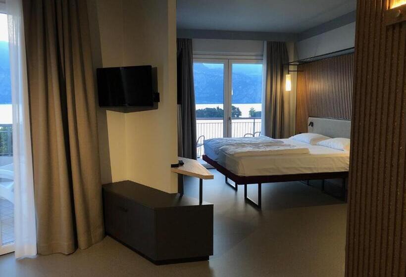 חדר רומנטי, Garden