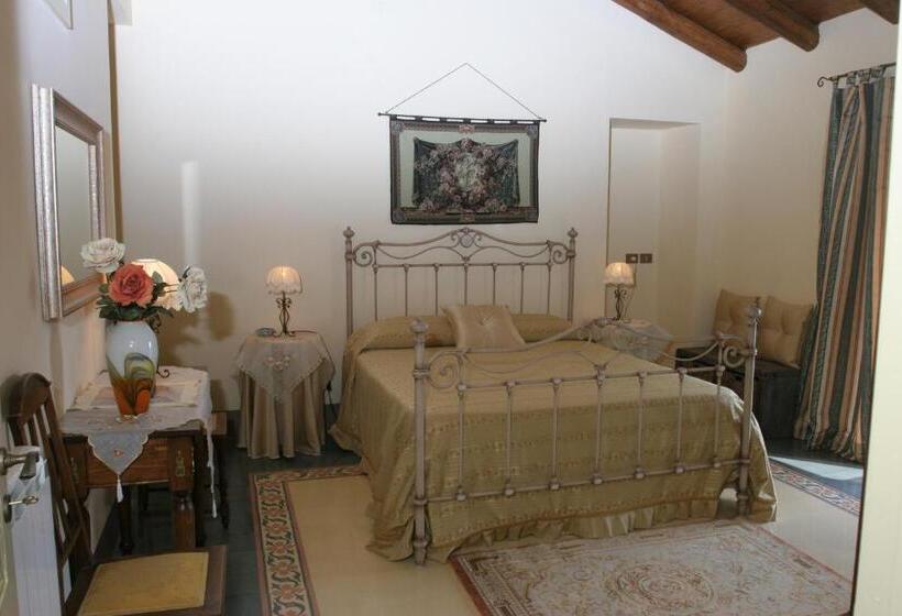 חדר סטנדרט לשלושה עם נוף לגינה, B&b Palazzo Gambino