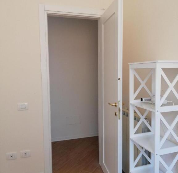 غرفة قياسية فردية, Backpackers