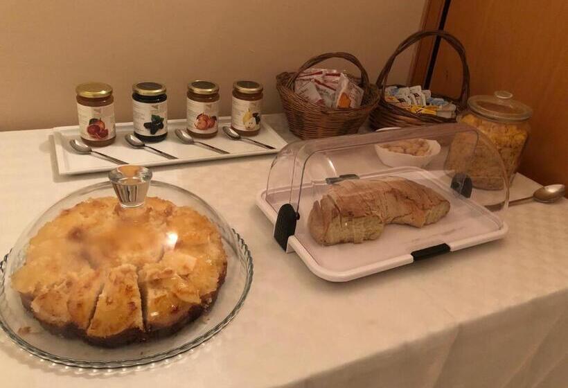 スタンダード4人部屋, Villa Carolea