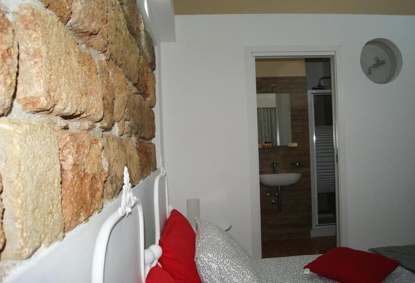 スーペリアトリプルルーム, Alma Nua