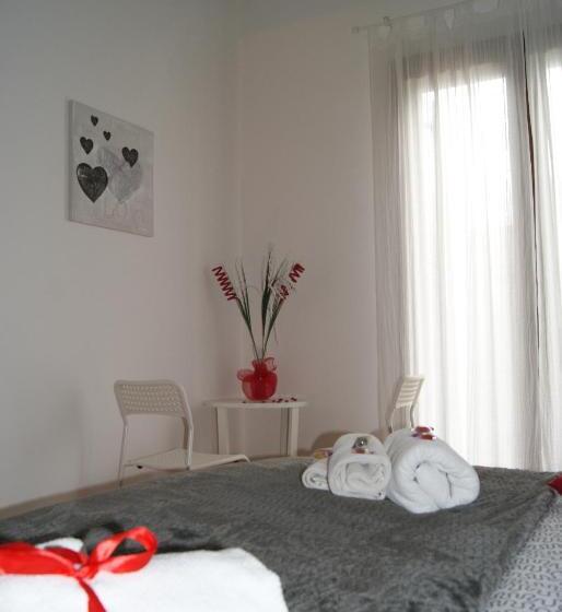 デラックストリプルルーム, Alma Nua