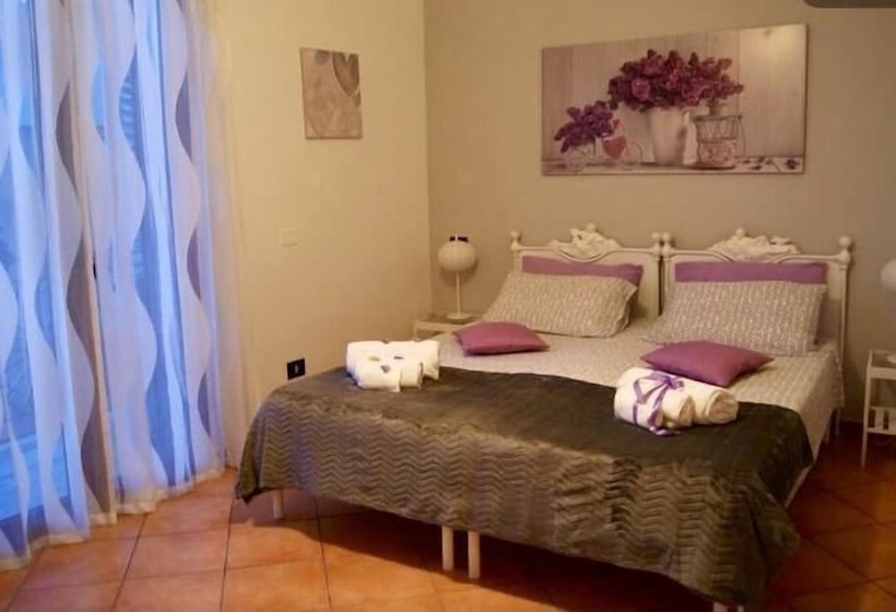 デラックストリプルルーム, Alma Nua