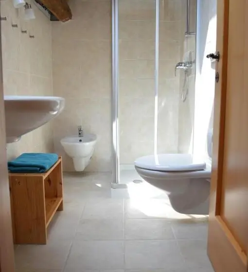 Standard Neljän Hengen Huone, Alla Casetta B&b