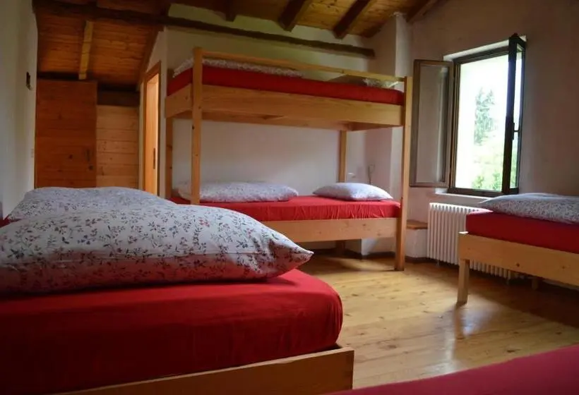 Standard Neljän Hengen Huone, Alla Casetta B&b