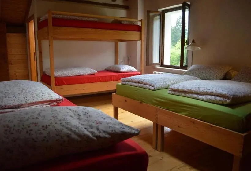 Standard Neljän Hengen Huone, Alla Casetta B&b