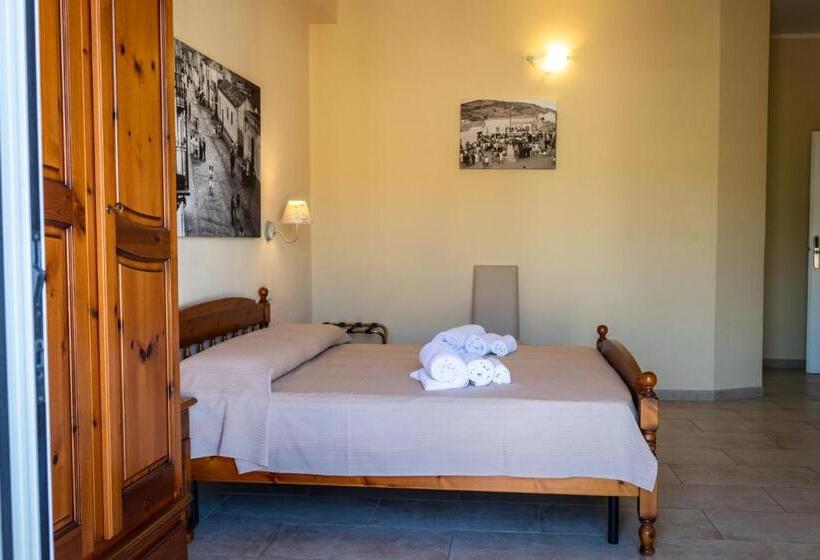 스탠다드 4인용 룸 바다전망, Casa Tacconi