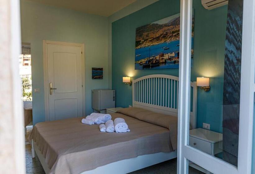 바다 전망 디럭스 3인룸, Casa Tacconi