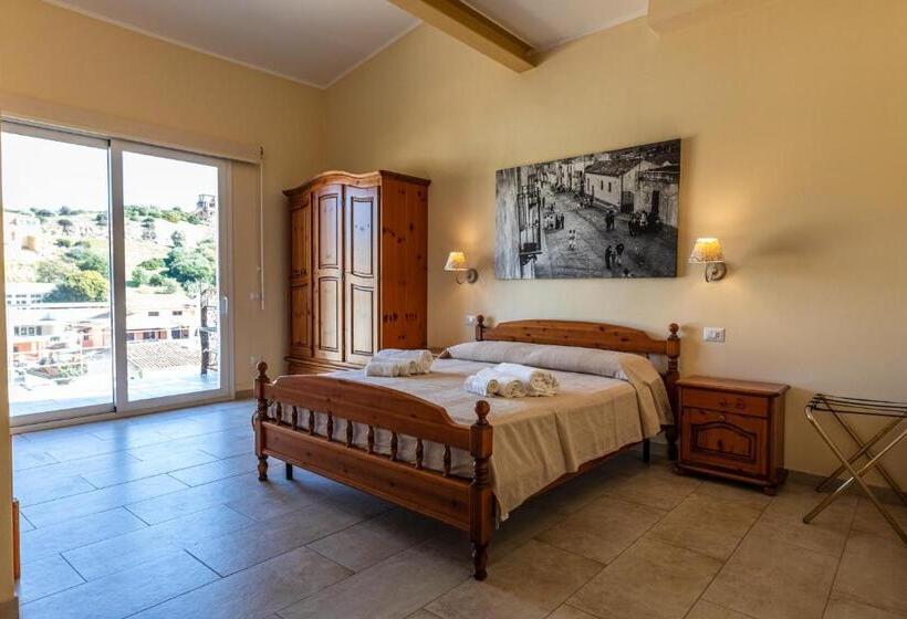 스탠다드 4인용 룸 바다전망, Casa Tacconi