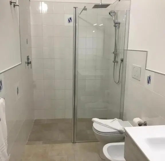 Standard Neljän Hengen Huone Merinäkymä, Casa Tacconi