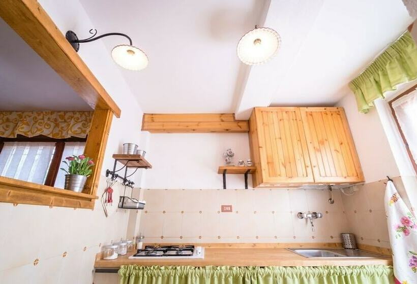 家族用アパートメント, B&b La Marella