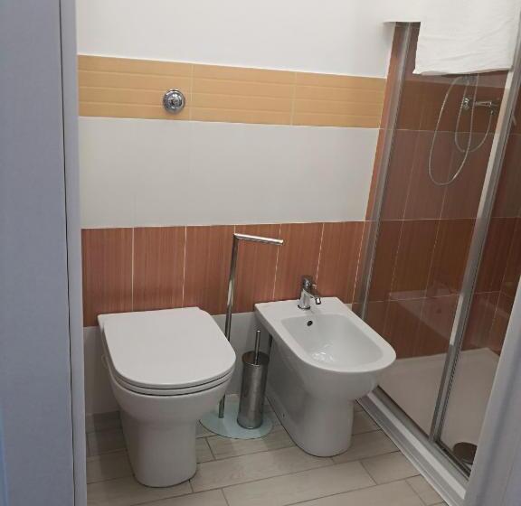 غرفة كومفورت ثلاثية, Marimà