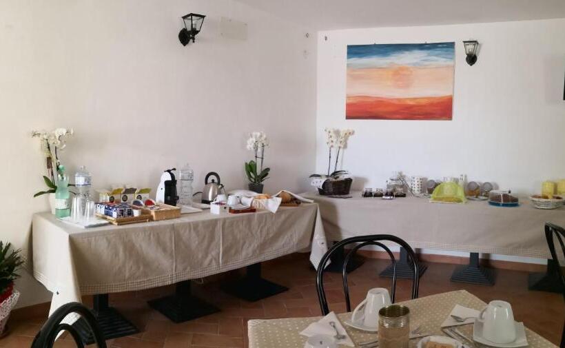 غرفة كومفورت ثلاثية, Marimà