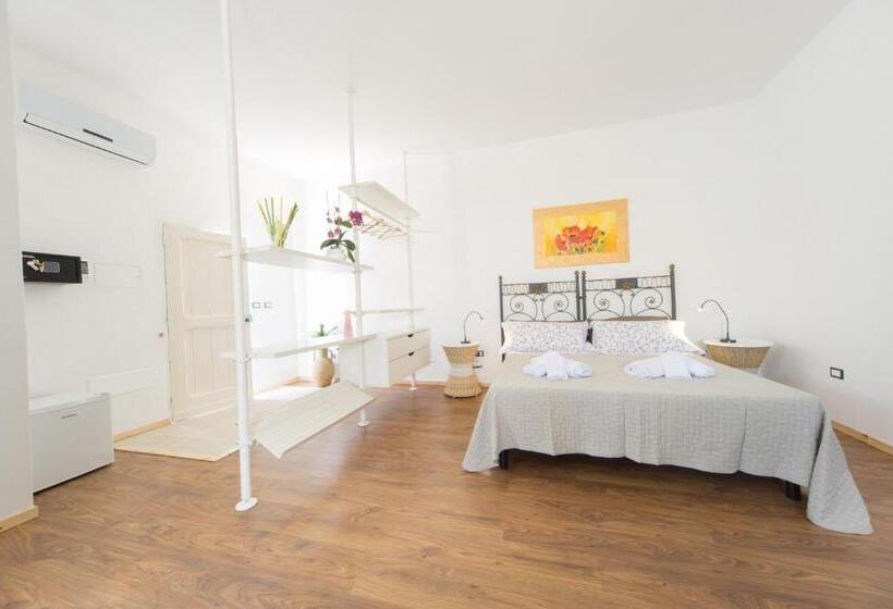 غرفة قياسية مزوَّدة بتراس, B&b Giardino Nascosto Taviano