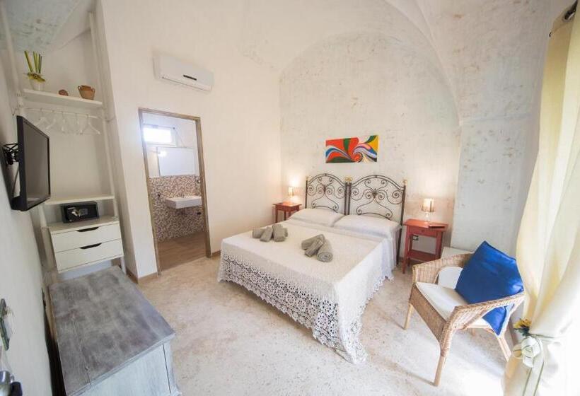 غرفة قياسية مزوَّدة بشُرفة, B&b Giardino Nascosto Taviano