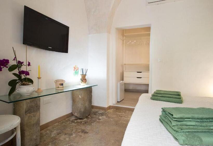 غرفة أساسية, B&b Giardino Nascosto Taviano