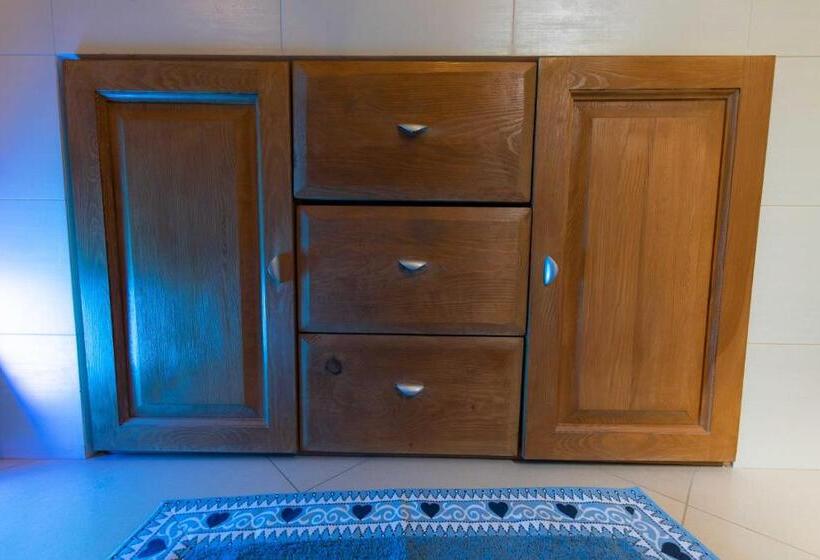 غرفة قياسية مزوَّدة بشُرفة, B&b La Stradella