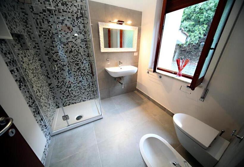 带露台的标准房间, Villa Lina B&b