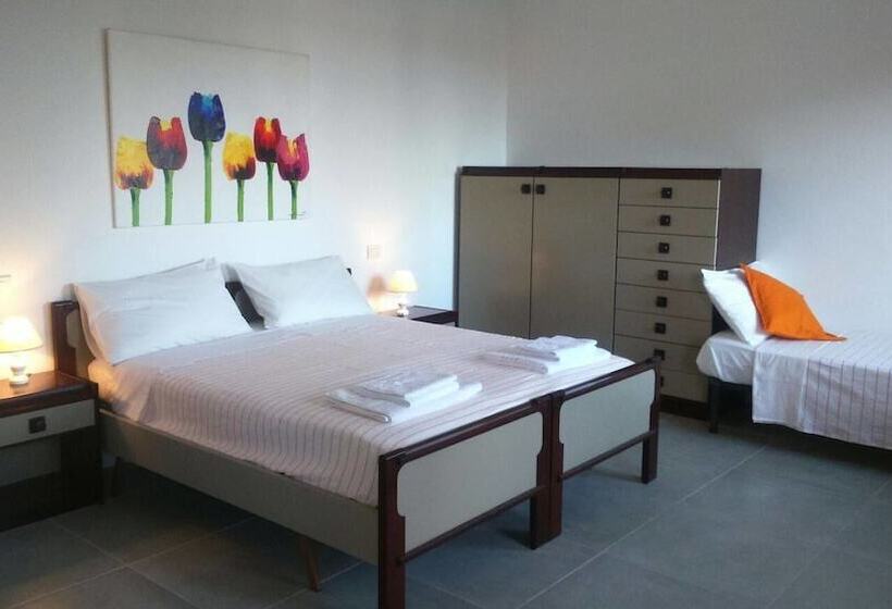 带露台的标准房间, Villa Lina B&b