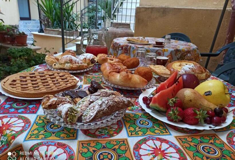 ファミリールーム, B&b Il Melograno Antico Con Terrazza E Giardino