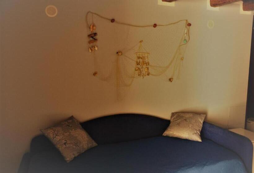 标准三人间, A Vanedda