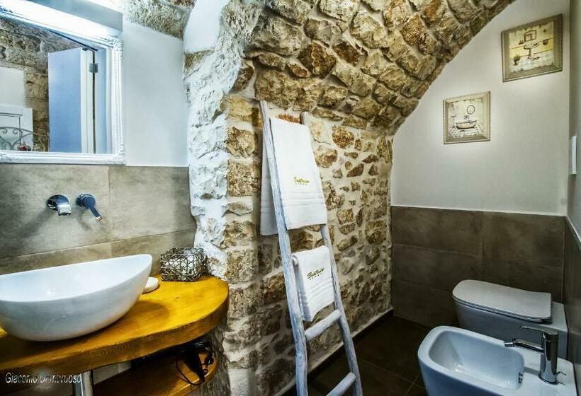 Camera Deluxe, Beatrice Rooms