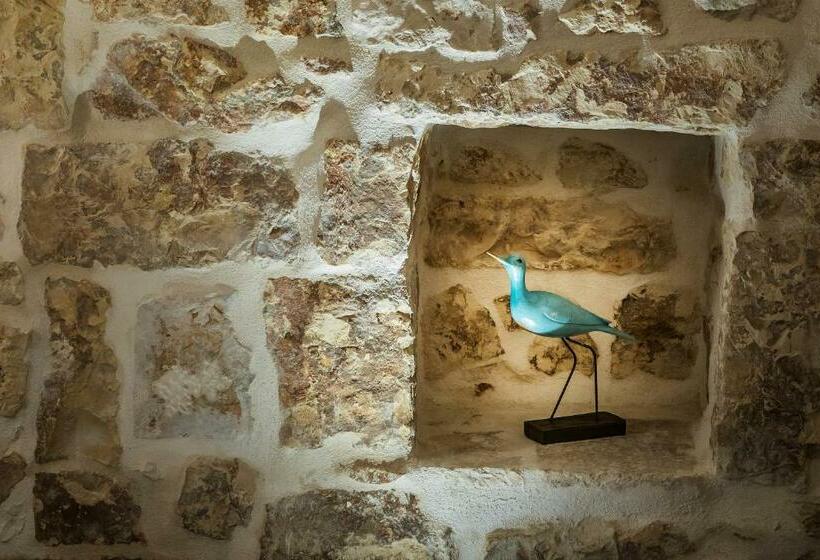 Camera Deluxe, Beatrice Rooms