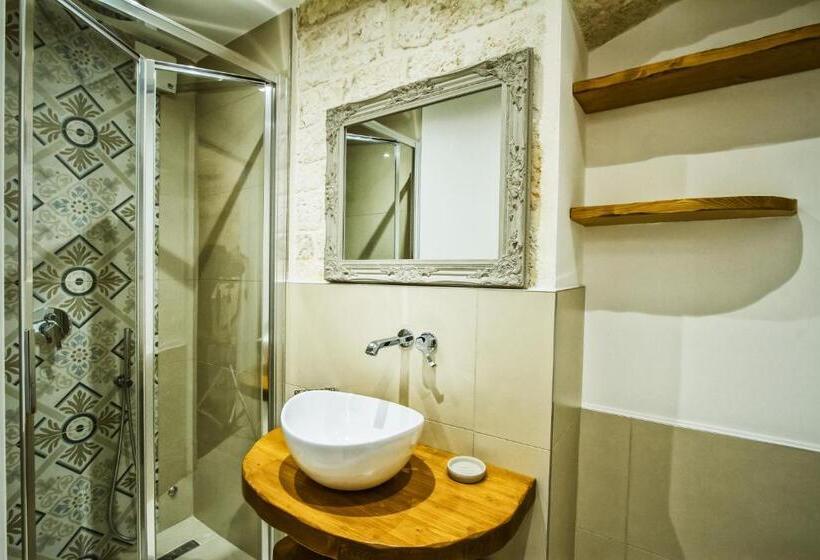Quarto Deluxe com Sacada, Beatrice Rooms