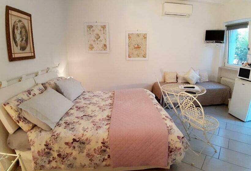 Номер Стандарт Вид на Сад, Dimora E Arte   B&b