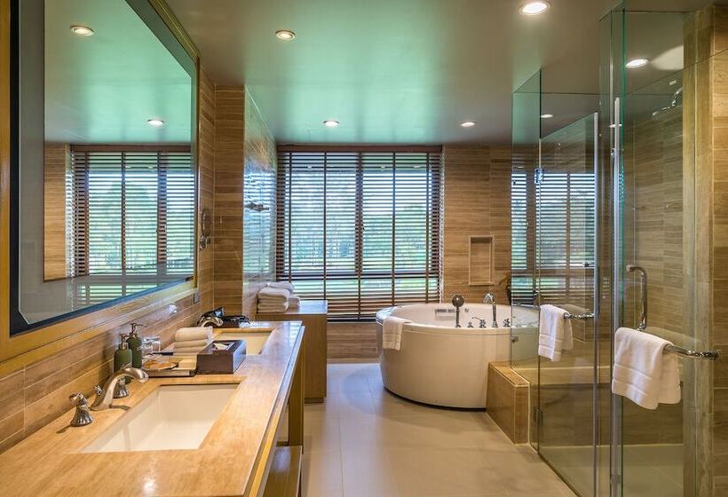 クラブスイート, Dusit Thani Krabi Beach Resort Sha Extra Plus