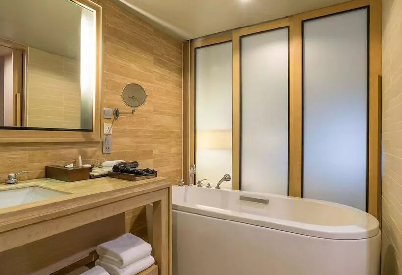 キングサイズベッドのデラックスルーム, Dusit Thani Krabi Beach Resort   Sha Extra Plus