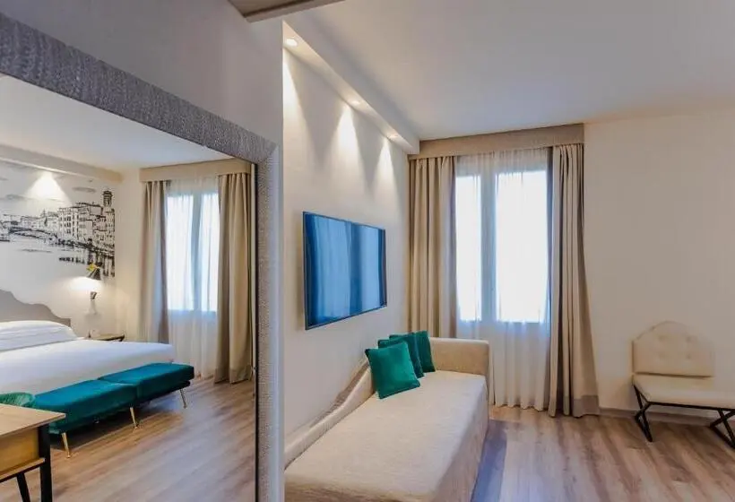 سوییت جونیور, Fh55 Grand Hotel Mediterraneo