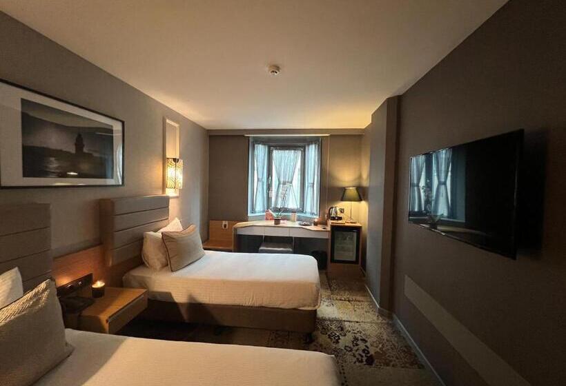 اتاق استاندارد, All Seasons